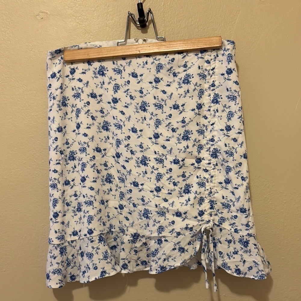 Forever 21 Blue Floral Mini Skirt